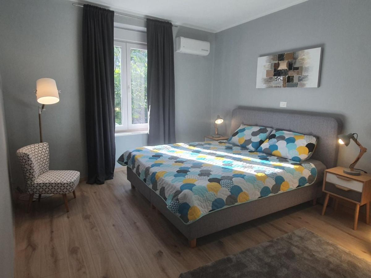 Piazza Foro With Free Parking Apartment Pula Room photo